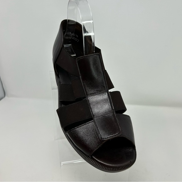 Munro Sport Chocolate Brown Strappy Heeled Fisherman Sandal  Munro Sport Chocolate Brown Strappy Heeled Fisherman Sandal Size 8.5 2W